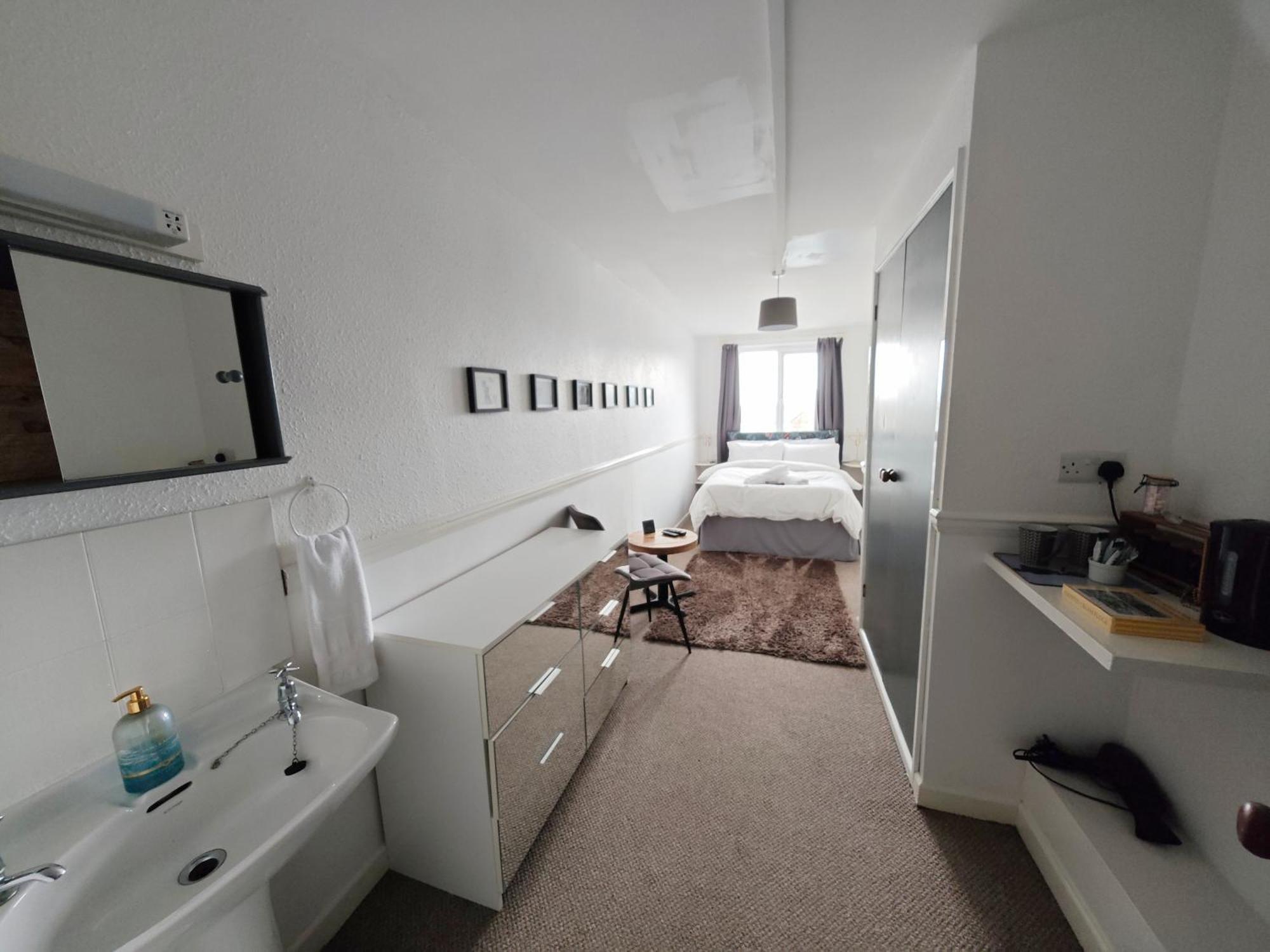 Styles & White Stays - Central Newquay Ньюкі Екстер'єр фото